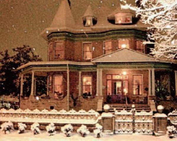 Hassinger Daniels Mansion Bed and Breakfast