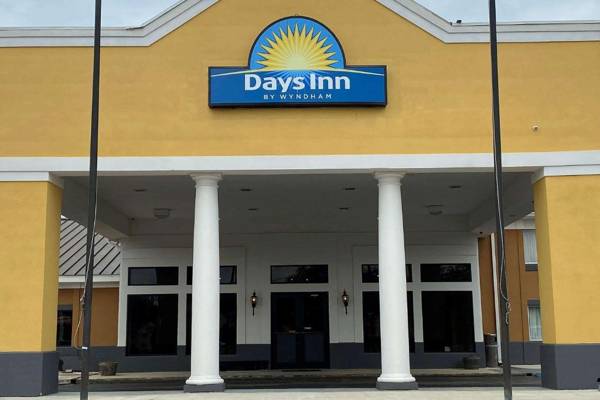 Days Inn by Wyndham Dothan