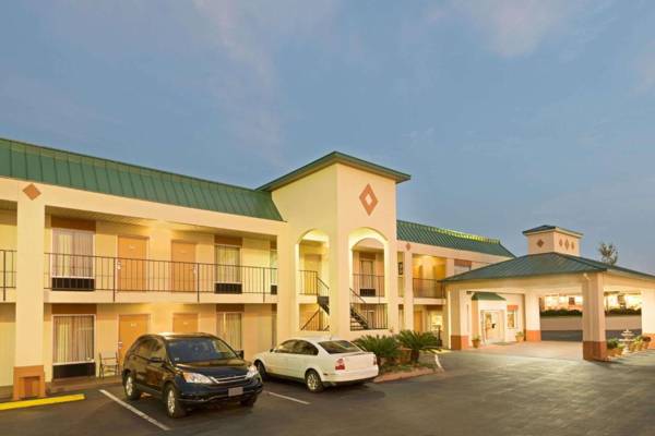 Days Inn by Wyndham Greenville