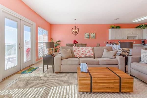 Sea La Vie by Meyer Vacation Rentals