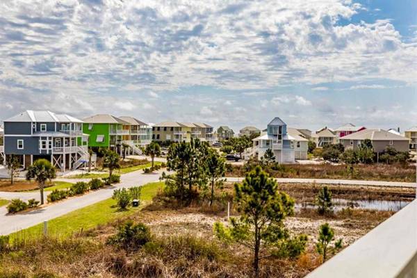 Mellow Yellow by Meyer Vacation Rentals