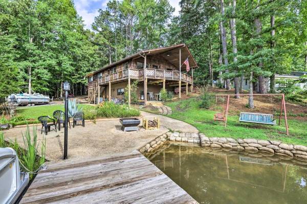 Pet-Friendly Cabin with Dock on Lake Martin!