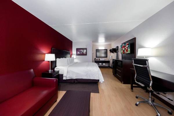 Workspace - Red Roof Inn PLUS+ Huntsville – Madison