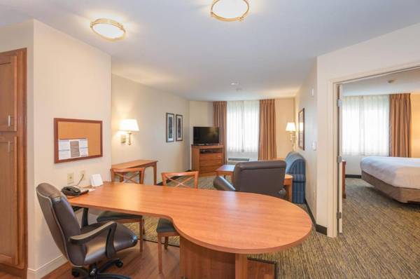 Workspace - Candlewood Suites Mobile-Downtown an IHG Hotel