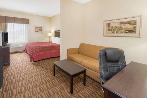 Days Inn by Wyndham North Mobile