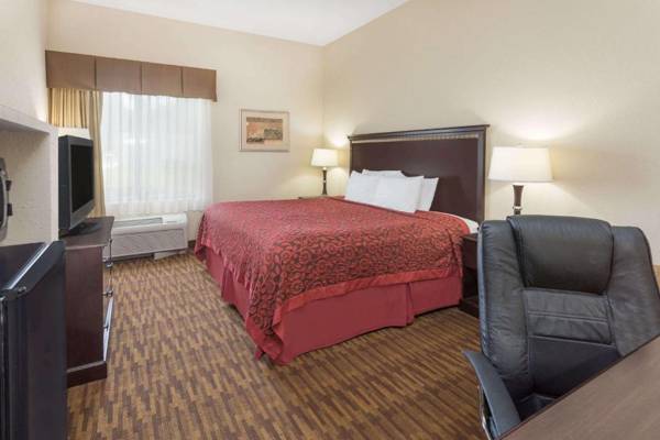 Days Inn by Wyndham North Mobile