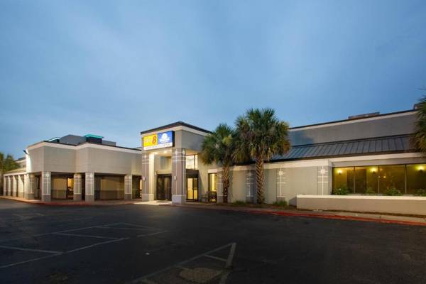 Days Inn by Wyndham Mobile I-65