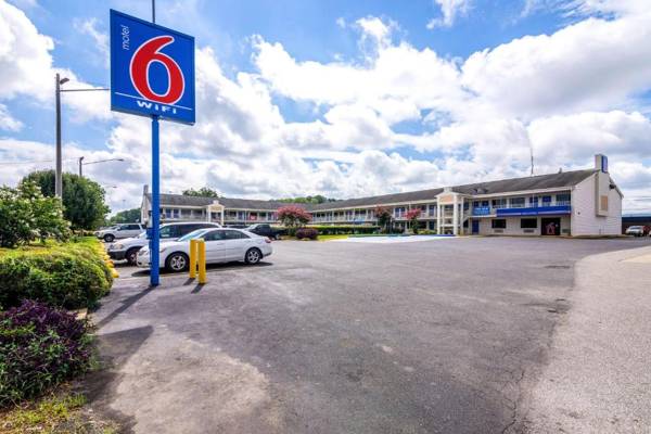 Motel 6-Anniston AL