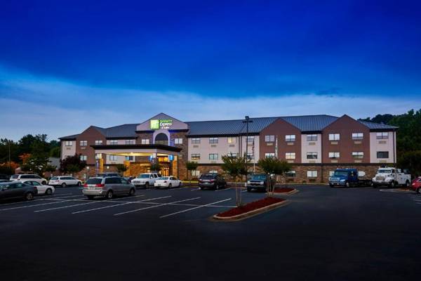 Holiday Inn Express & Suites Birmingham South - Pelham an IHG Hotel