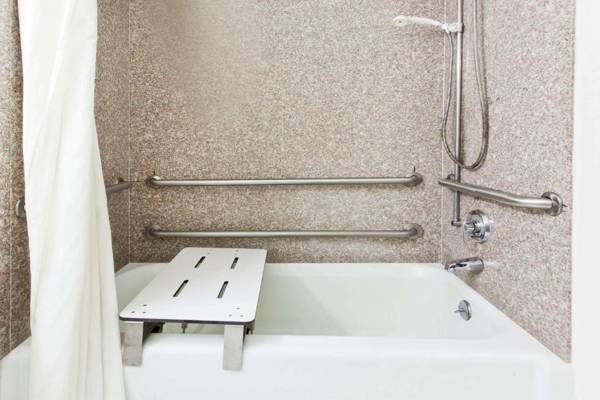 Super 8 by Wyndham Tuscaloosa