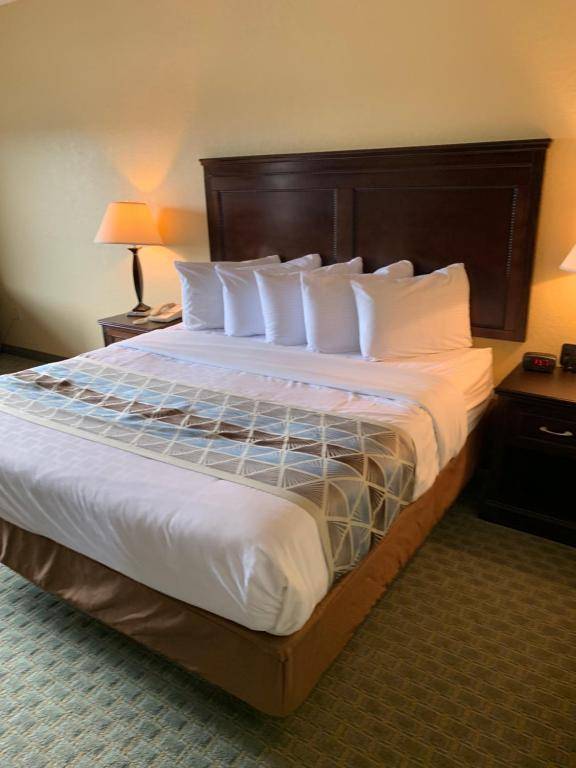 Ambassador Inn & Suites