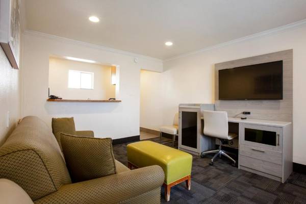 Workspace - Hotel Aspen Flagstaff/ Grand Canyon InnSuites