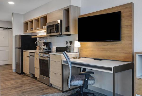 Workspace - TownePlace Suites by Marriott Phoenix Glendale Sports & Entertainment District