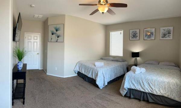 Spacious and Cozy Home Goodyear AZ up to 14 guests/5/2