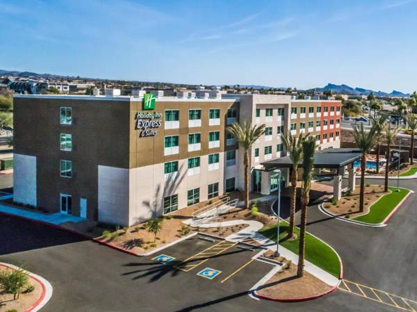 Holiday Inn Express & Suites Lake Havasu - London Bridge an IHG Hotel