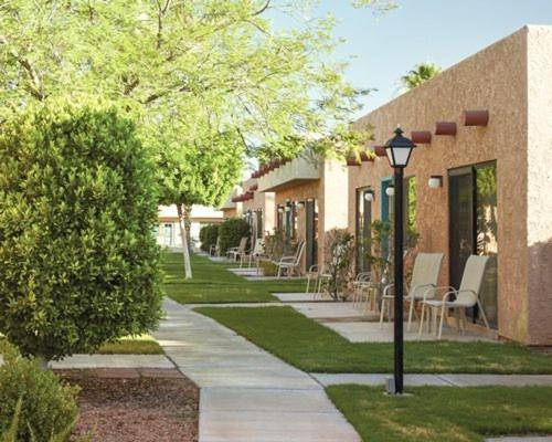 Comfortable Adobe-style Accomodations on Western Edge of Arizona