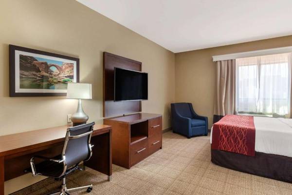 Workspace - Comfort Inn & Suites Page at Lake Powell