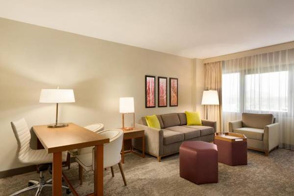 Workspace - Embassy Suites by Hilton Phoenix Downtown North