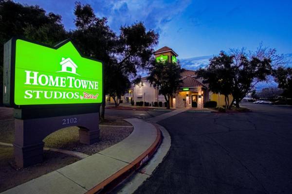 HomeTowne Studios by Red Roof Phoenix - Dunlap Ave