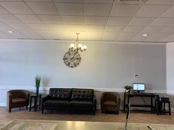 EZ 8 Motel Airporter