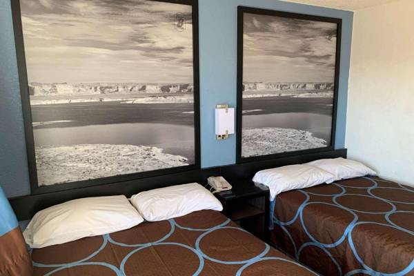 Super 8 by Wyndham Phoenix West