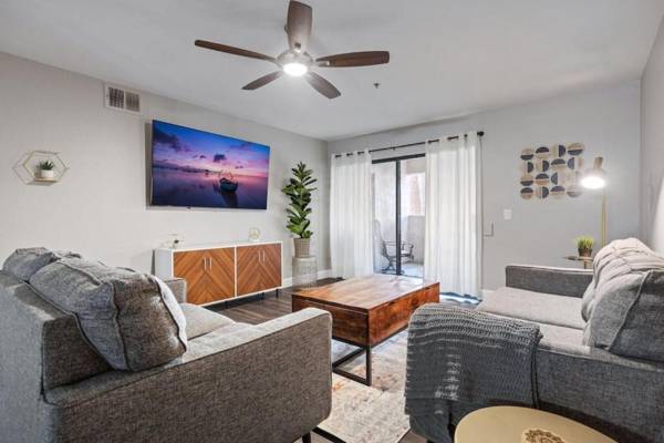 Beautiful newly remodeled 2-Bdrm Biltmore Condo