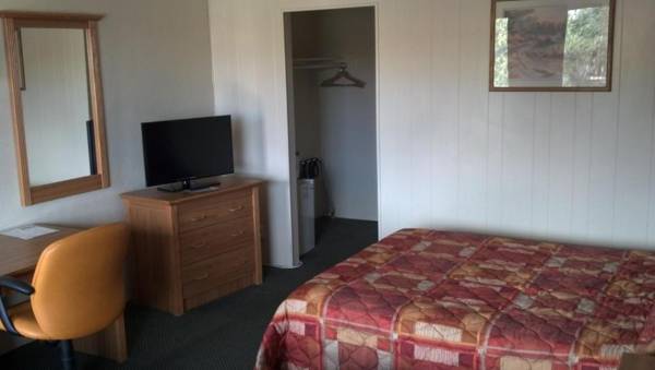 Heritage House Motel