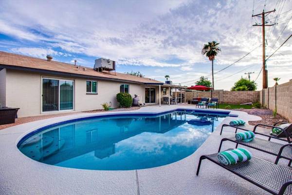 Amazing Modern Remodel Near Old Town with HEATED Pool