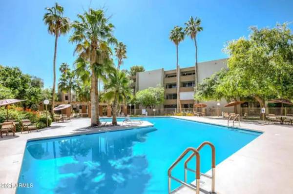 Charming 1-Bdrm Condo steps to Old Town Scottsdale