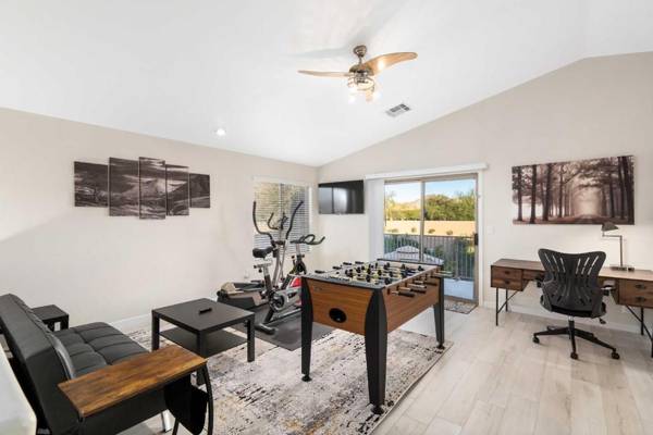 Workspace - Desert Getaway and Outdoor Oasis Less Than 5 Mi to Golf