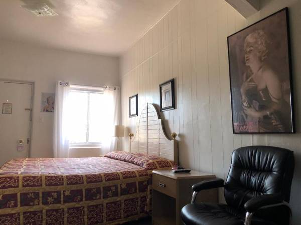 Workspace - 9 Arizona Motor Hotel