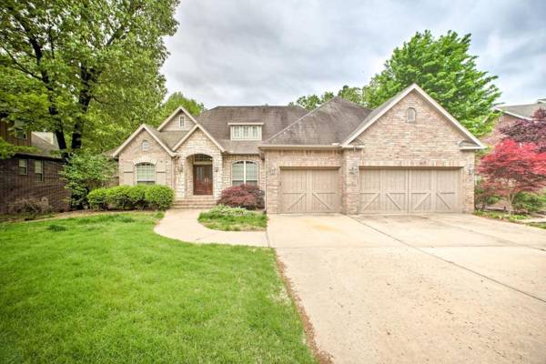 Bentonville Home with Pool Table 2 Mi to Downtown!