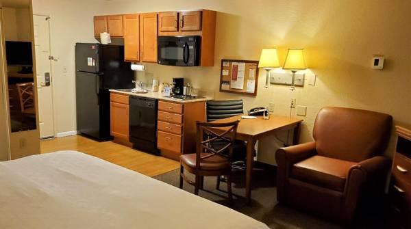 Candlewood Suites Fayetteville