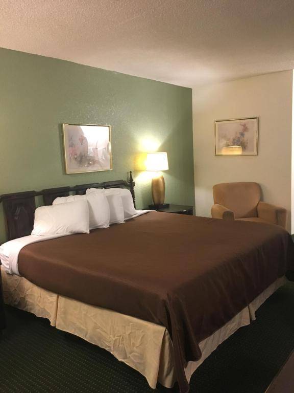 River Valley Inn & Suites