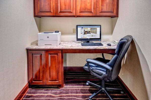 Workspace - Hampton Inn & Suites by Hilton in Hot Springs Arkansas