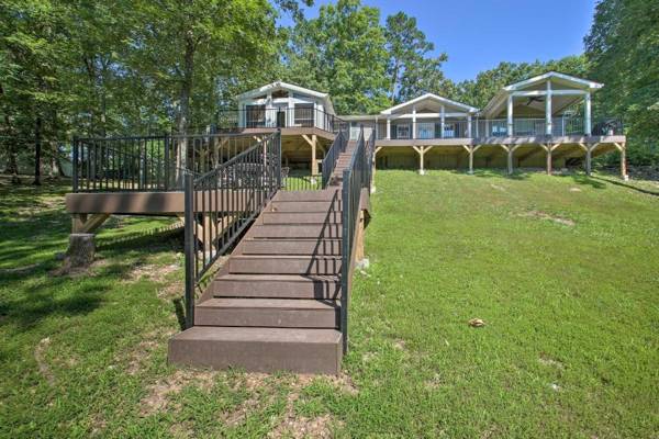 Retreat on Lake Hamilton with Sunroom and Dock!