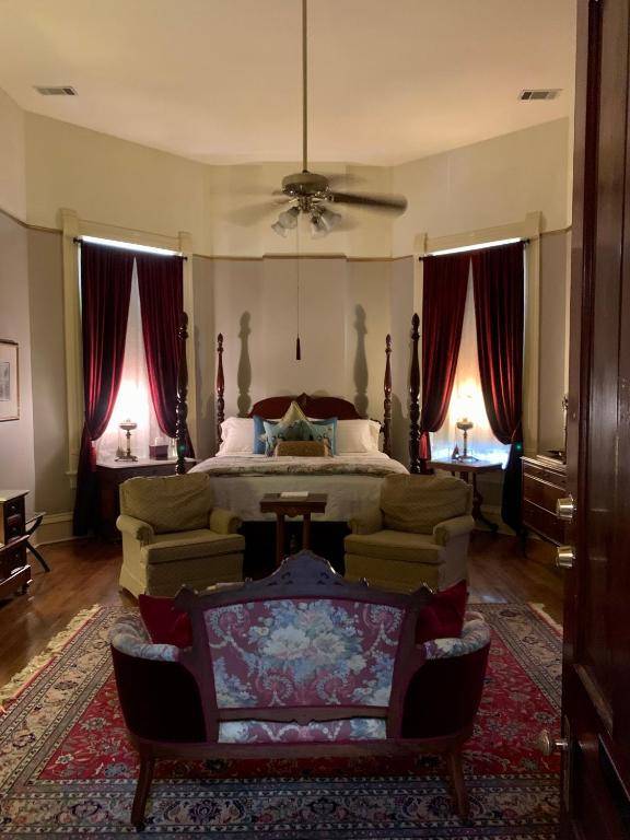 The Empress of Little Rock