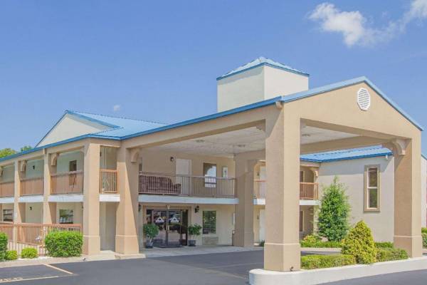 Days Inn & Suites by Wyndham Pine Bluff