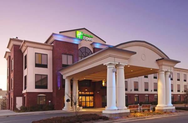 Holiday Inn Express & Suites Pine Bluff/Pines Mall an IHG Hotel