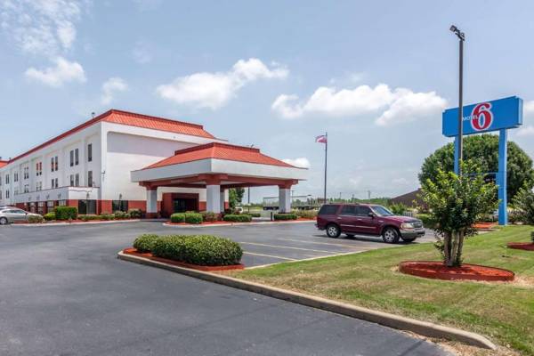 Motel 6-Pine Bluff AR