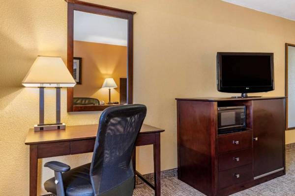 Workspace - Quality Inn Russellville I-40