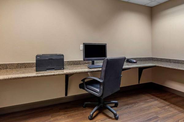 Workspace - Comfort Inn & Suites Russellville I-40