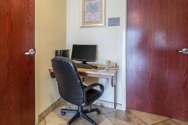 Workspace - Econo Lodge Inn & Suites Searcy