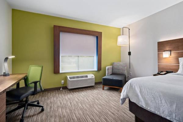 Workspace - Holiday Inn Express & Suites Van Buren-Fort Smith Area an IHG Hotel