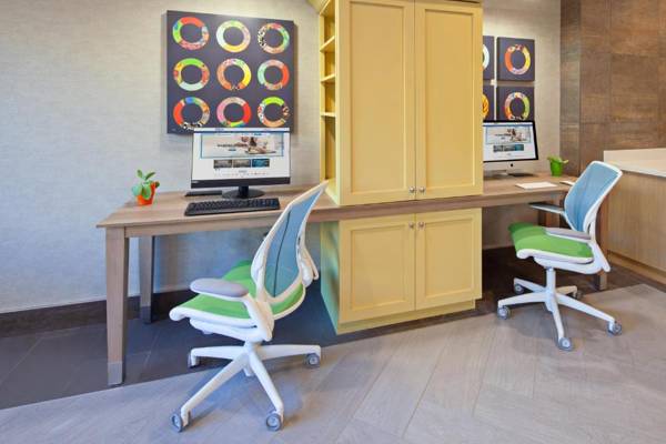 Workspace - Home2 Suites By Hilton Alameda Oakland Airport