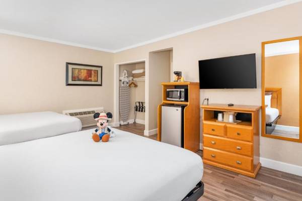 Anaheim Islander Inn and Suites