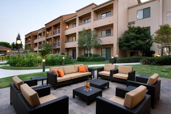 Courtyard by Marriott Bakersfield