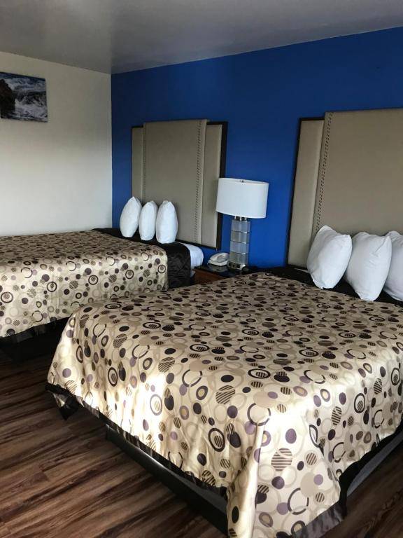 Rodeway Inn and Suites Bakersfield