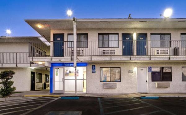 Motel 6-Bakersfield CA - South