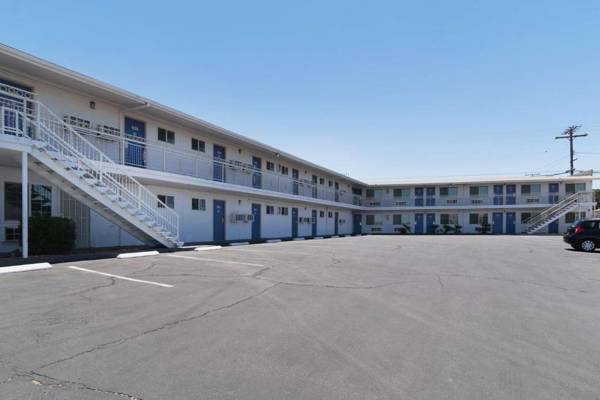 Motel 6-Barstow CA - Route 66